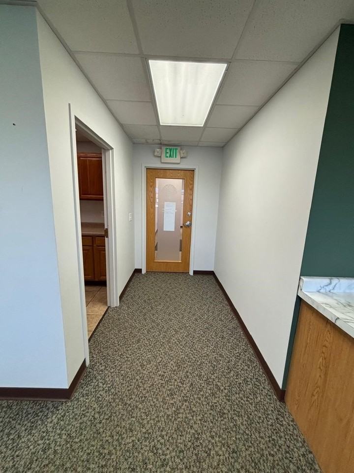 600 3rd St N - Photo 6 of 32