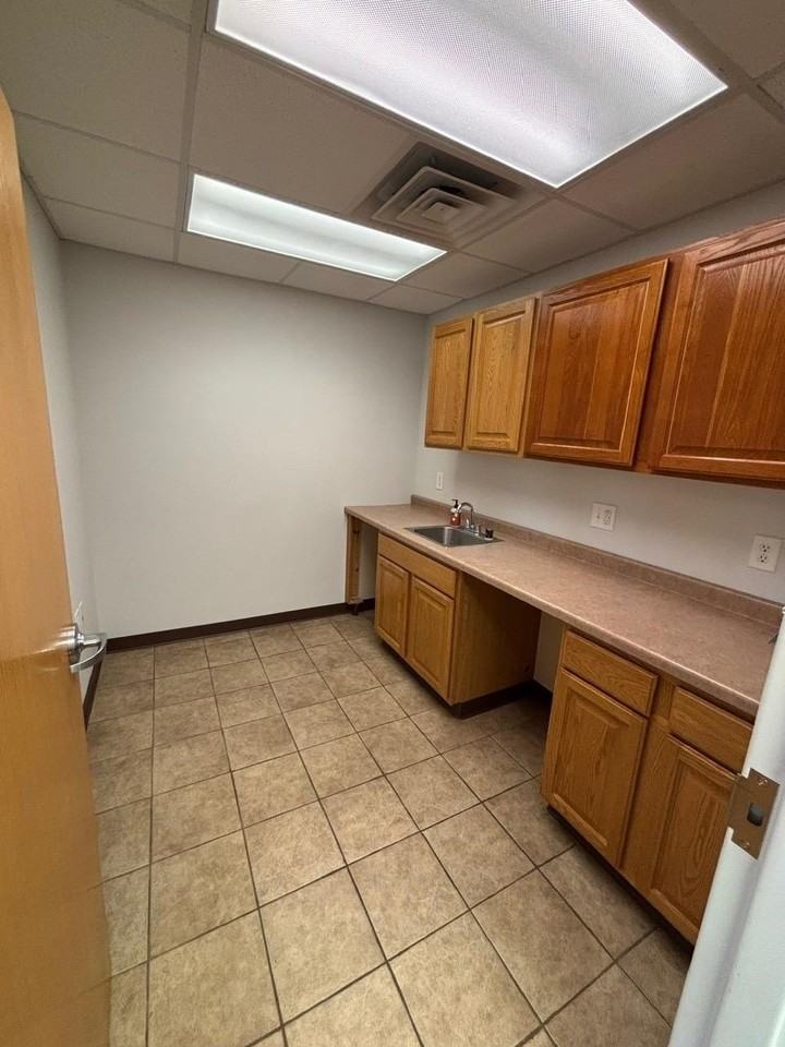 600 3rd St N - Photo 7 of 32