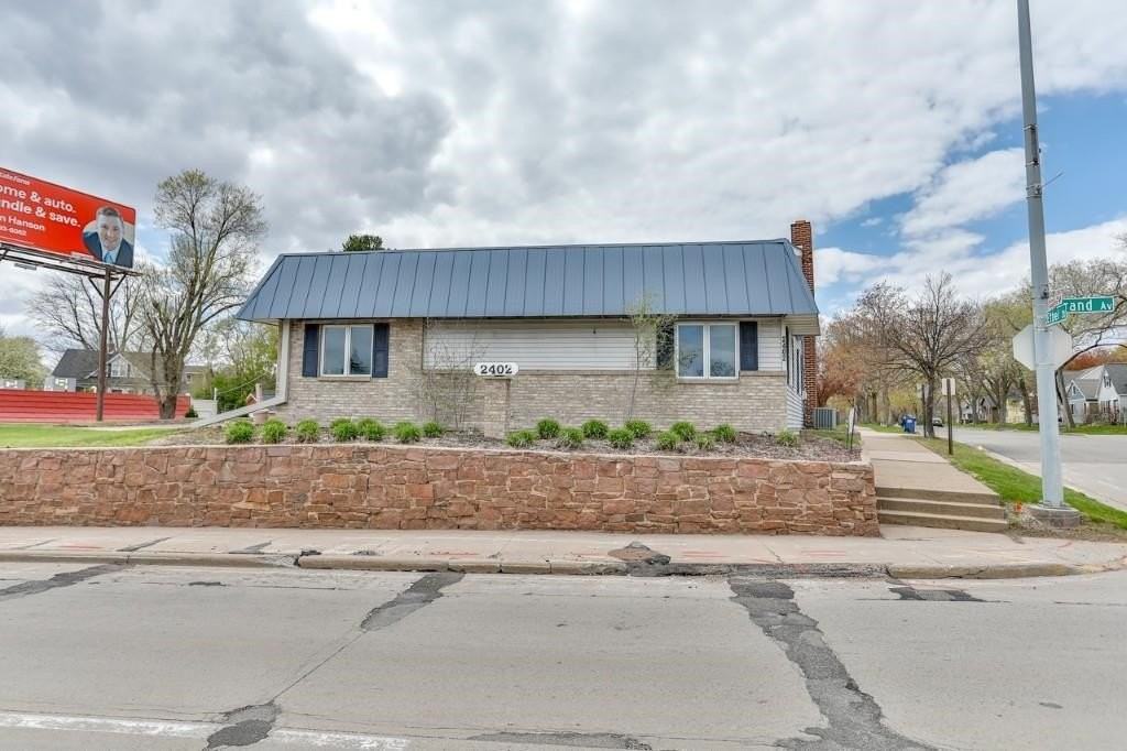 2402 Grand Ave - Photo 2 of 38