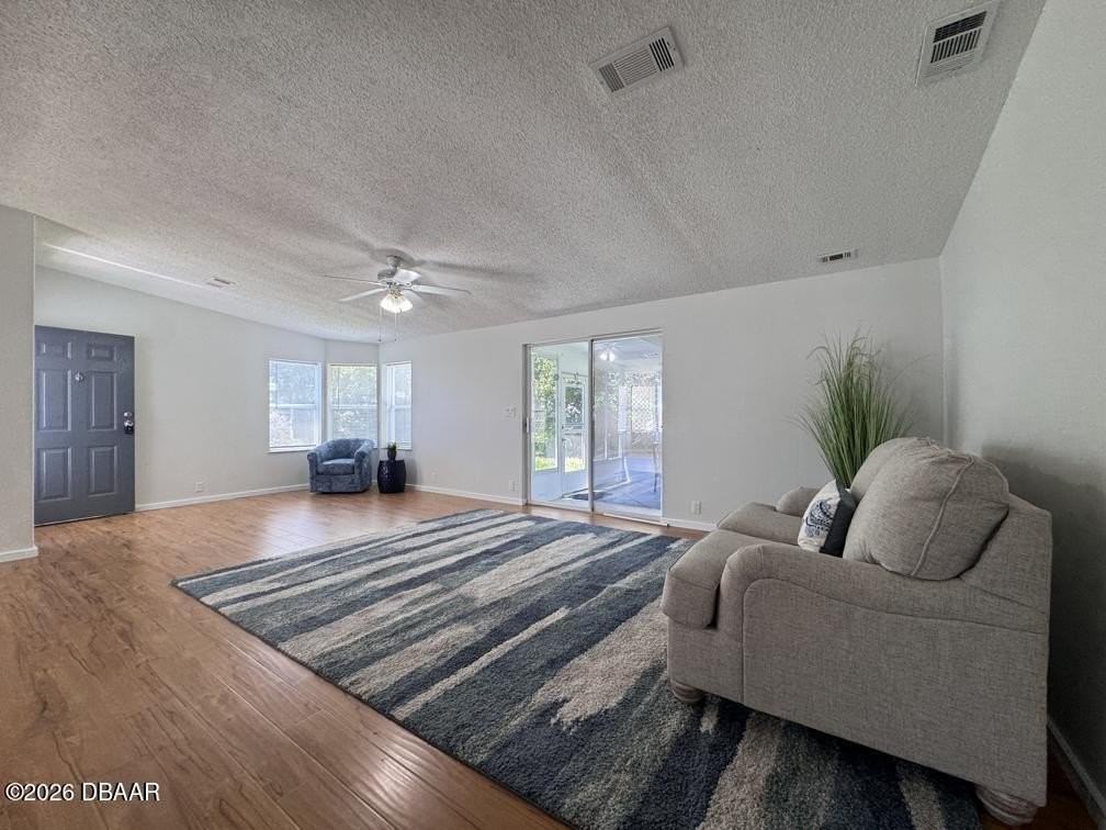 25 Winthrop Ln - Photo 5 of 28