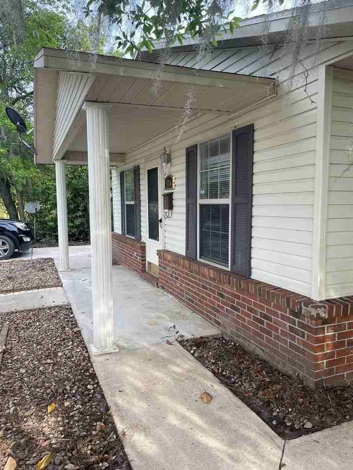 580 Se Nassau St - Photo 4 of 25