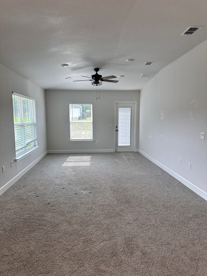1925 N Roberts Trl - Photo 3 of 9