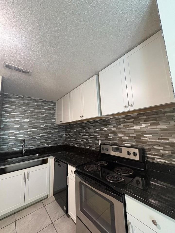 1775 Westside Cir #2 - Photo 6 of 9