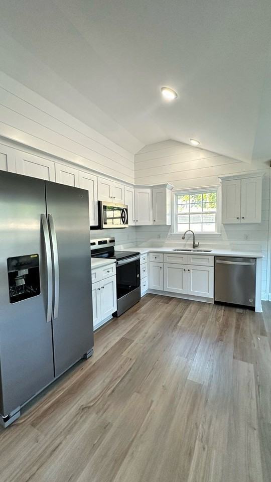 1608 Riverbend Rd #B - Photo 3 of 14