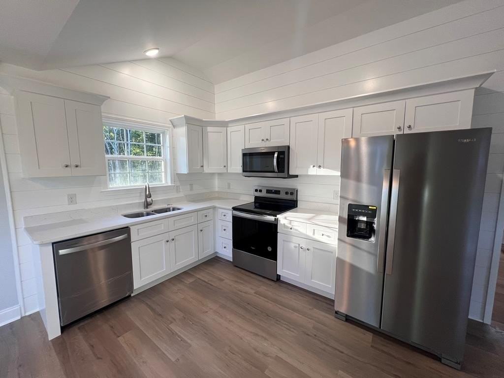 1784 Wendell St - Photo 3 of 10