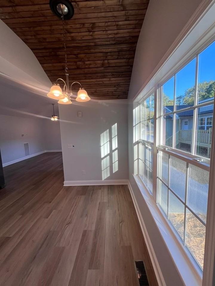 1784 Wendell St - Photo 6 of 10