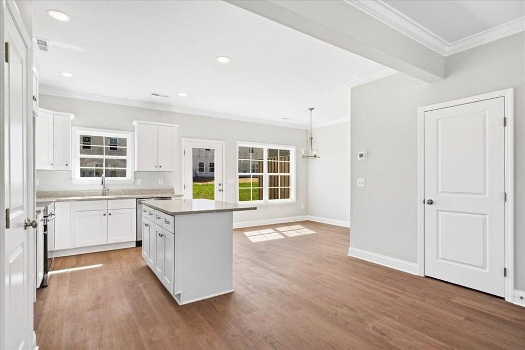 142 Andros Dr - Photo 4 of 35