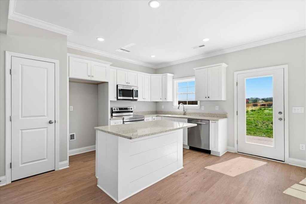 142 Andros Dr - Photo 5 of 35