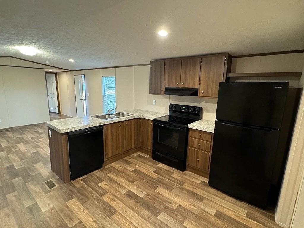 394 Fullers Chapel Rd #E - Photo 4 of 8