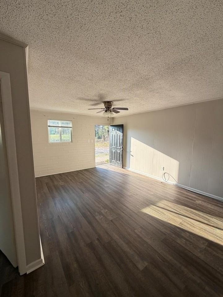 3236 Shepard Dr #4 - Photo 6 of 10