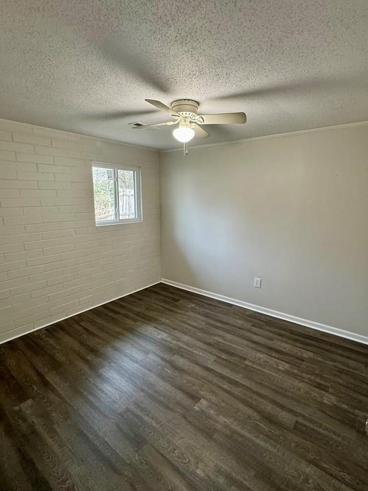 3236 Shepard Dr #4 - Photo 7 of 10