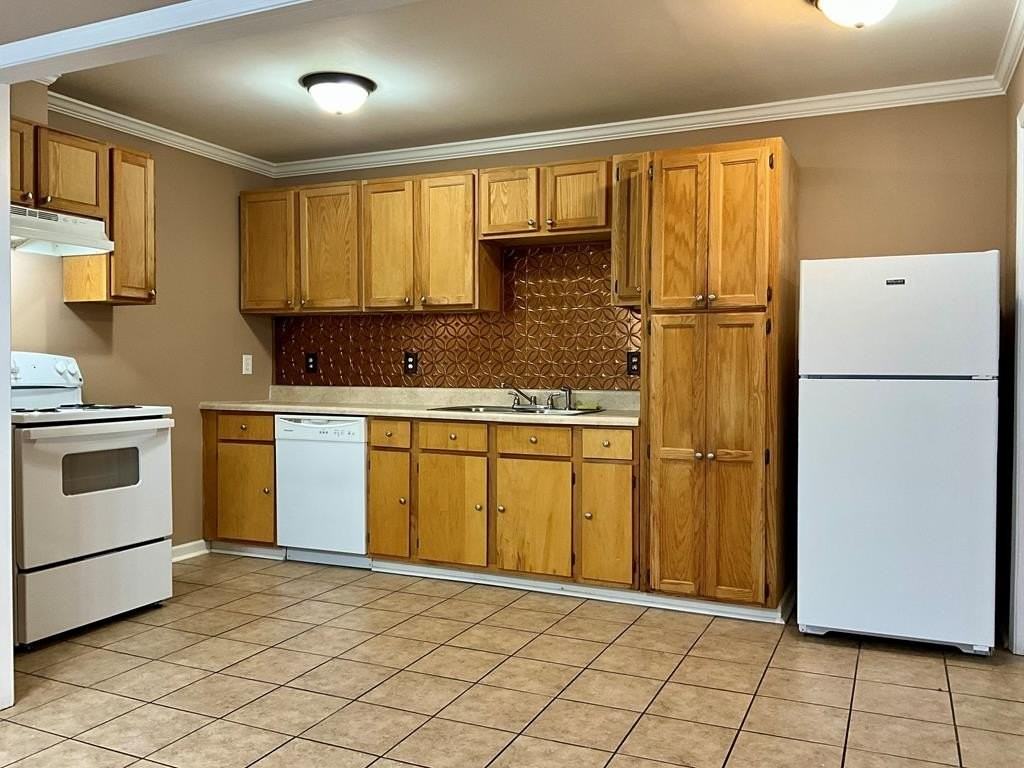 200 England Dr - Photo 3 of 9