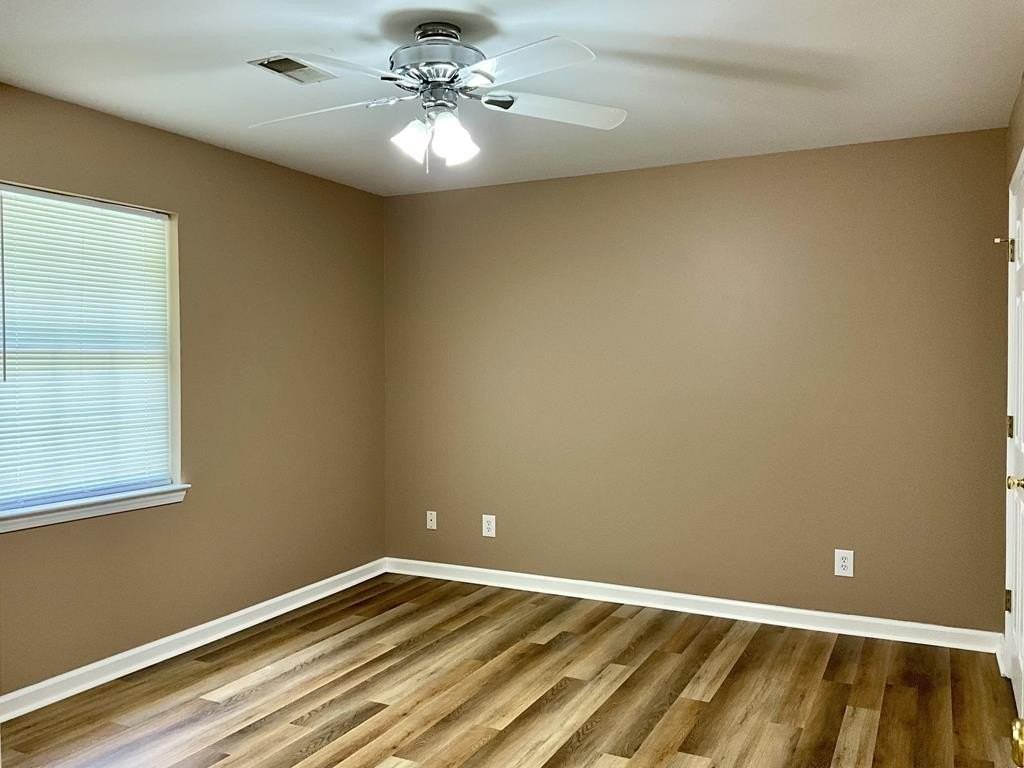 200 England Dr - Photo 5 of 9