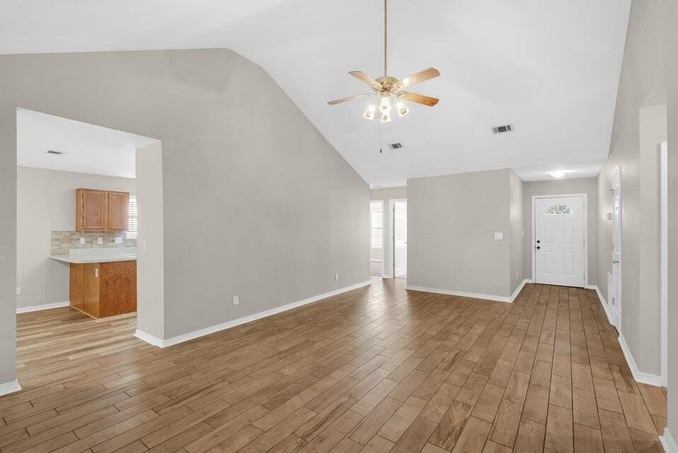 924 Emily Cir - Photo 5 of 25
