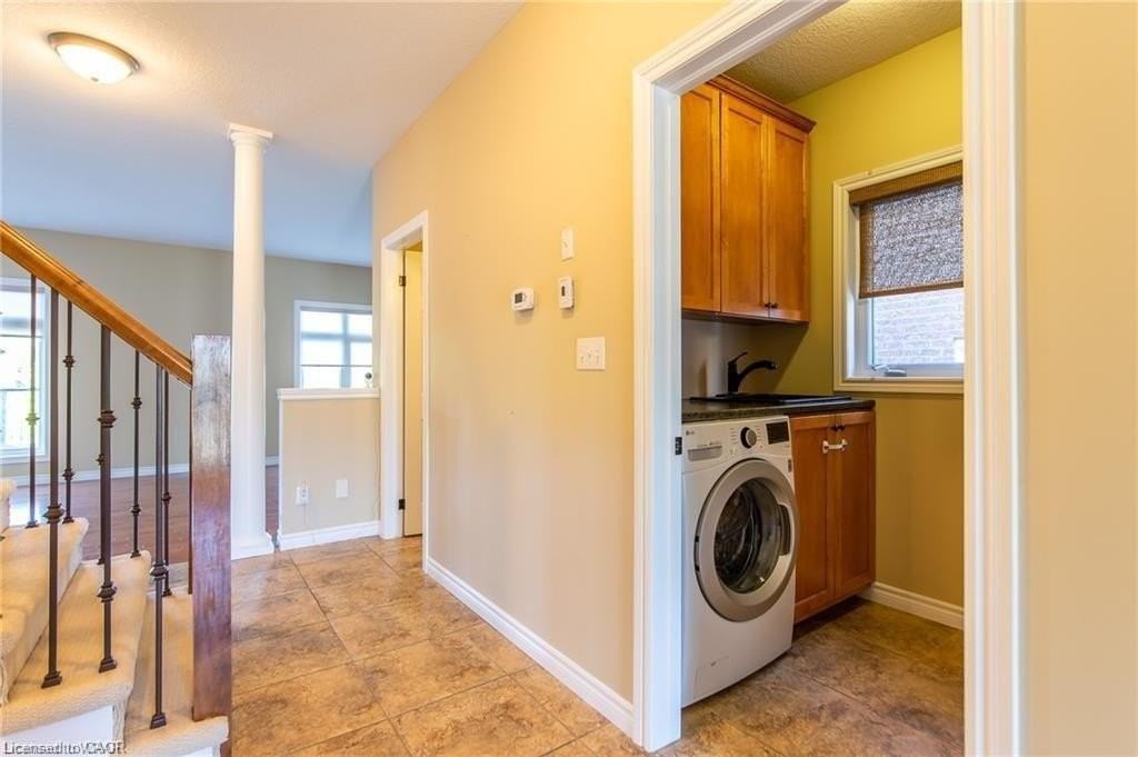 38 Parkvale Dr - Photo 6 of 45