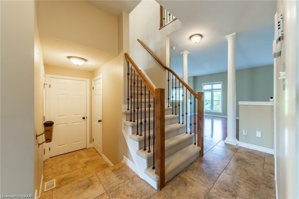 38 Parkvale Dr - Photo 7 of 45
