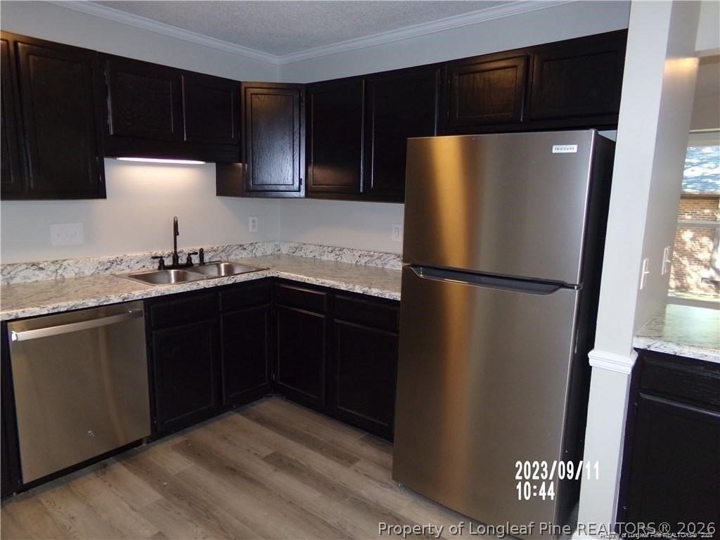 122 Girard Ave #122 - Photo 3 of 5