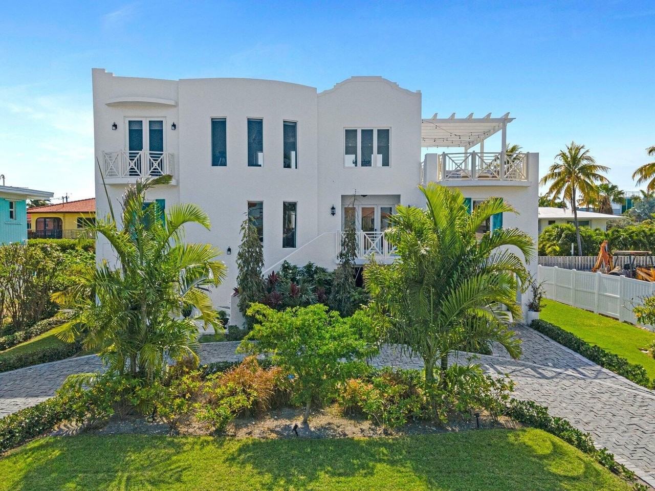 317 E Seaview Cir #1 - Photo 4 of 50