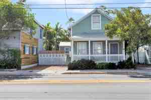 featured image of 1124 Eaton St
