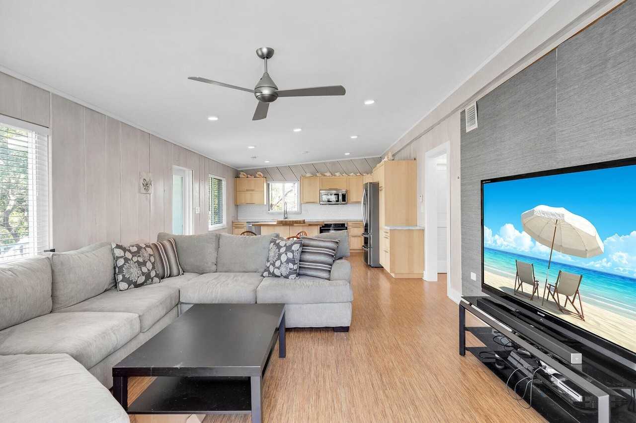 154 Hibiscus St - Photo 5 of 18