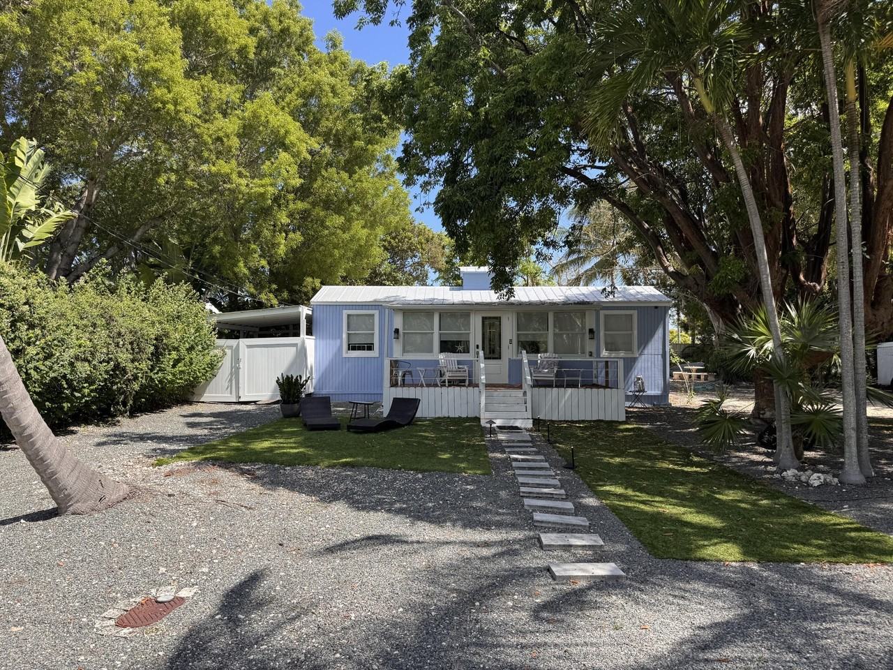 803 Oceana Ave - Photo 3 of 42