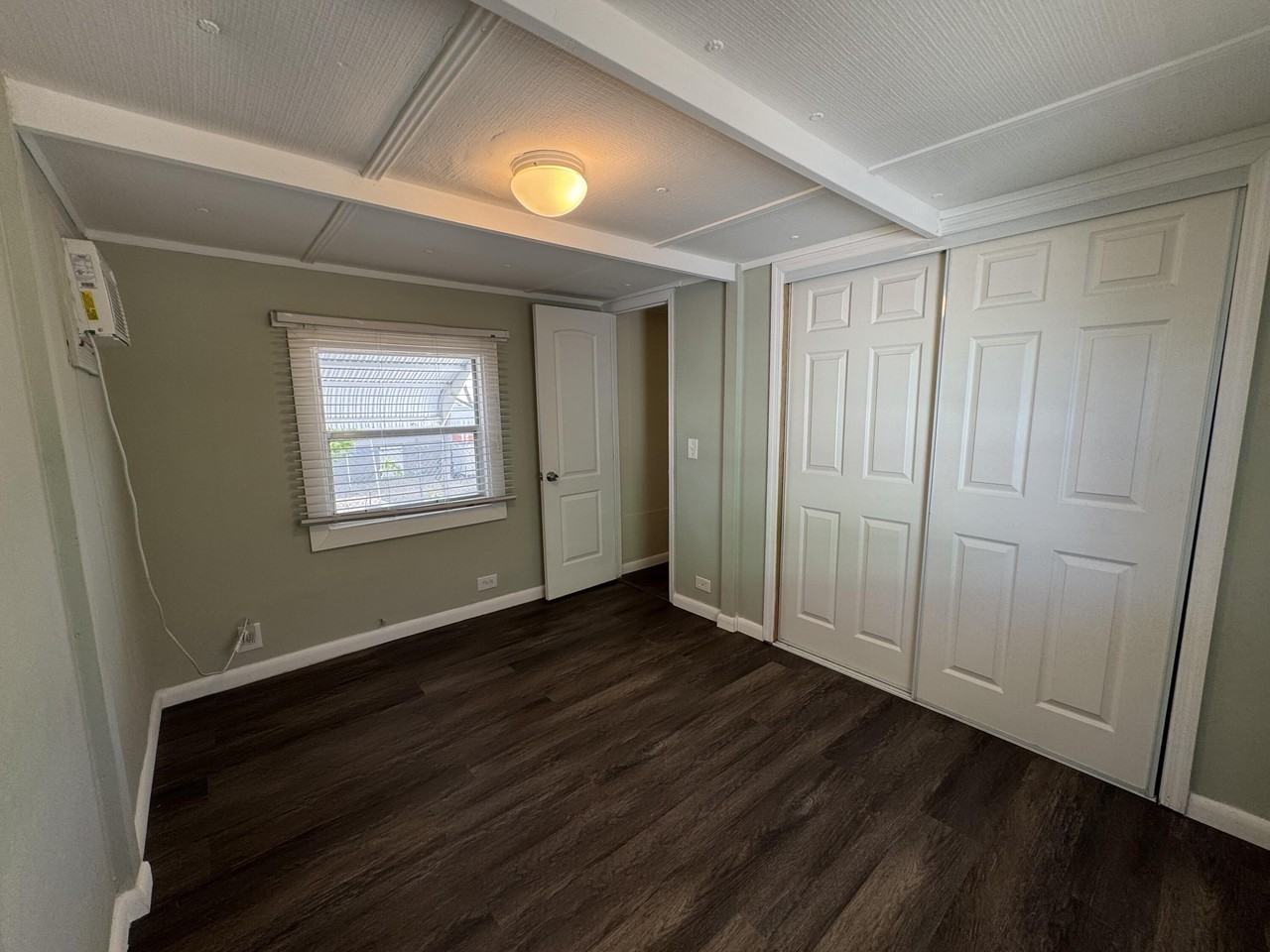 245 Lee Ave - Photo 5 of 14