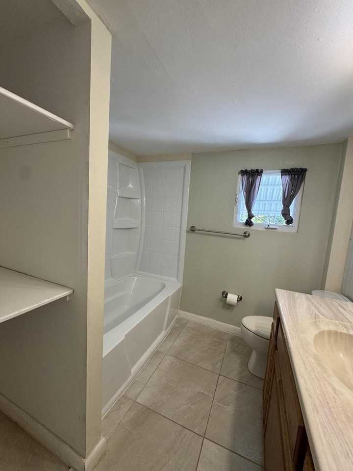 245 Lee Ave - Photo 6 of 14