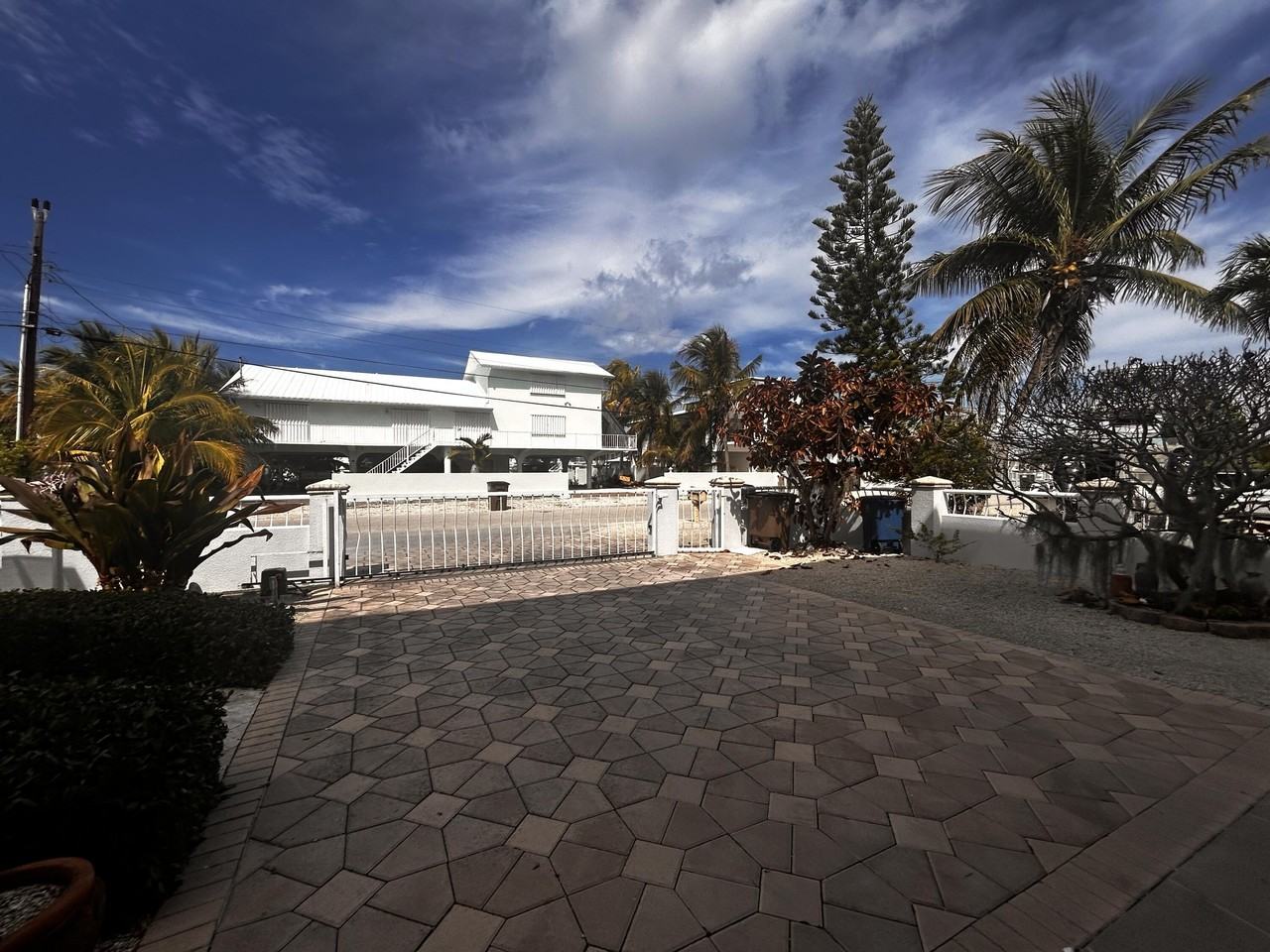 156 Marina Ave - Photo 5 of 24