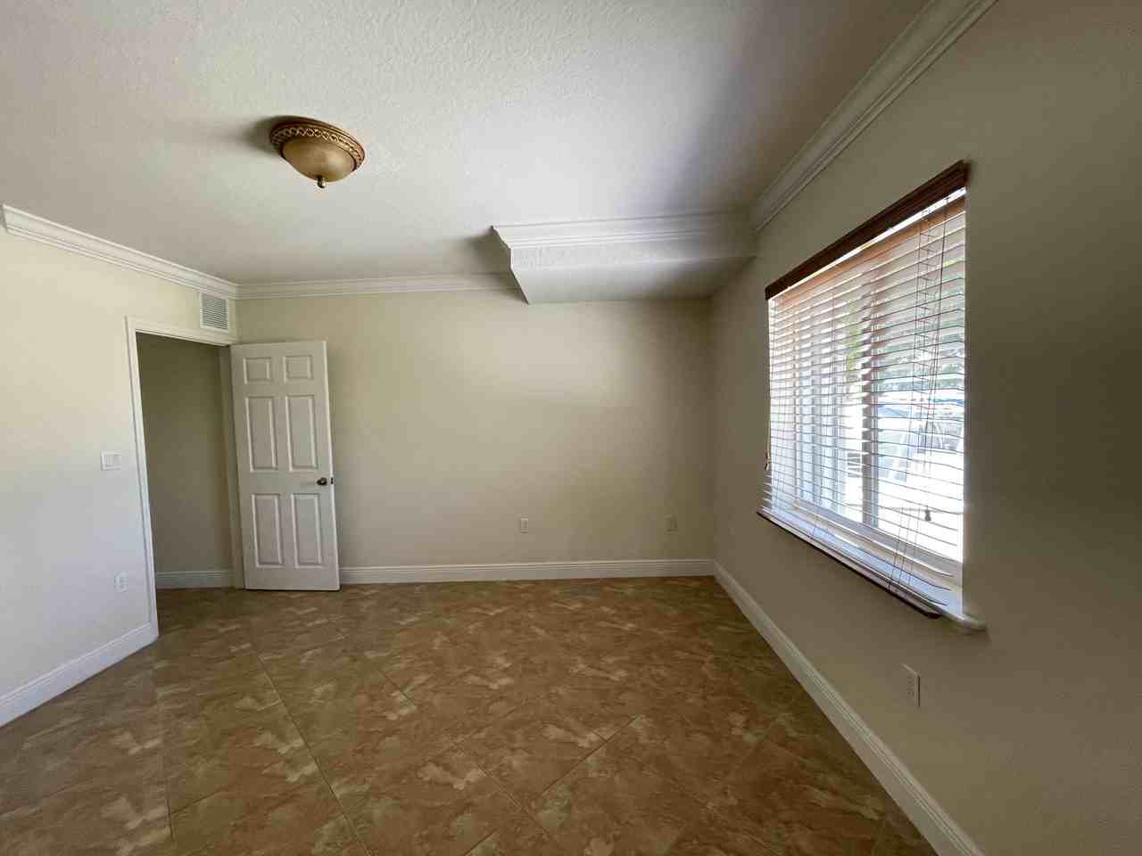 156 Marina Ave - Photo 7 of 24