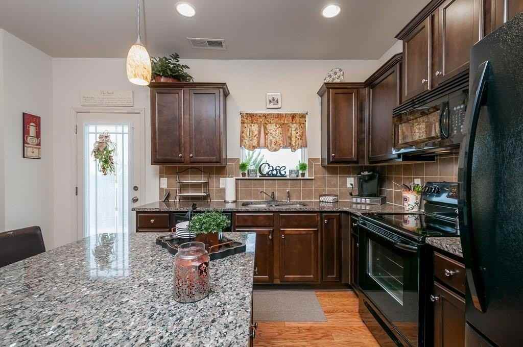 1645 Townview Ln - Photo 6 of 16
