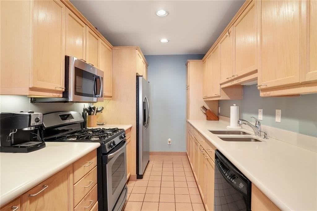 1315 Stillwood Chase Ne - Photo 3 of 17