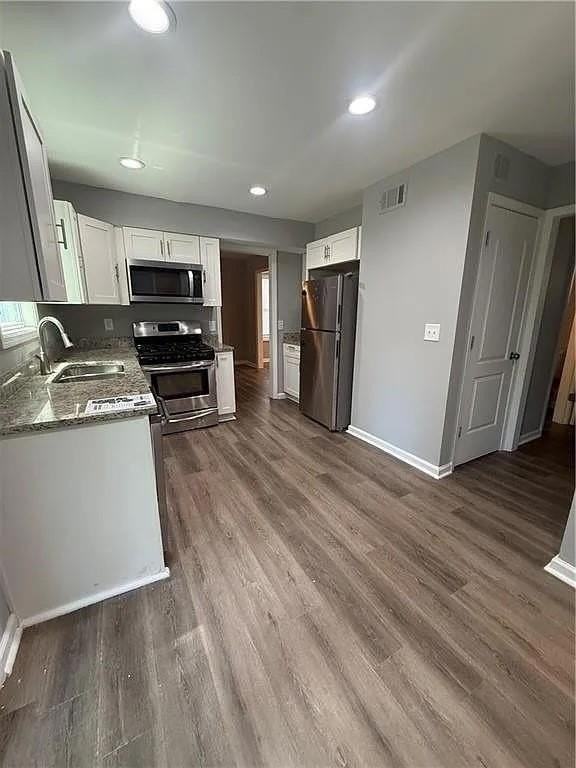 6255 Creekford Ln - Photo 4 of 12