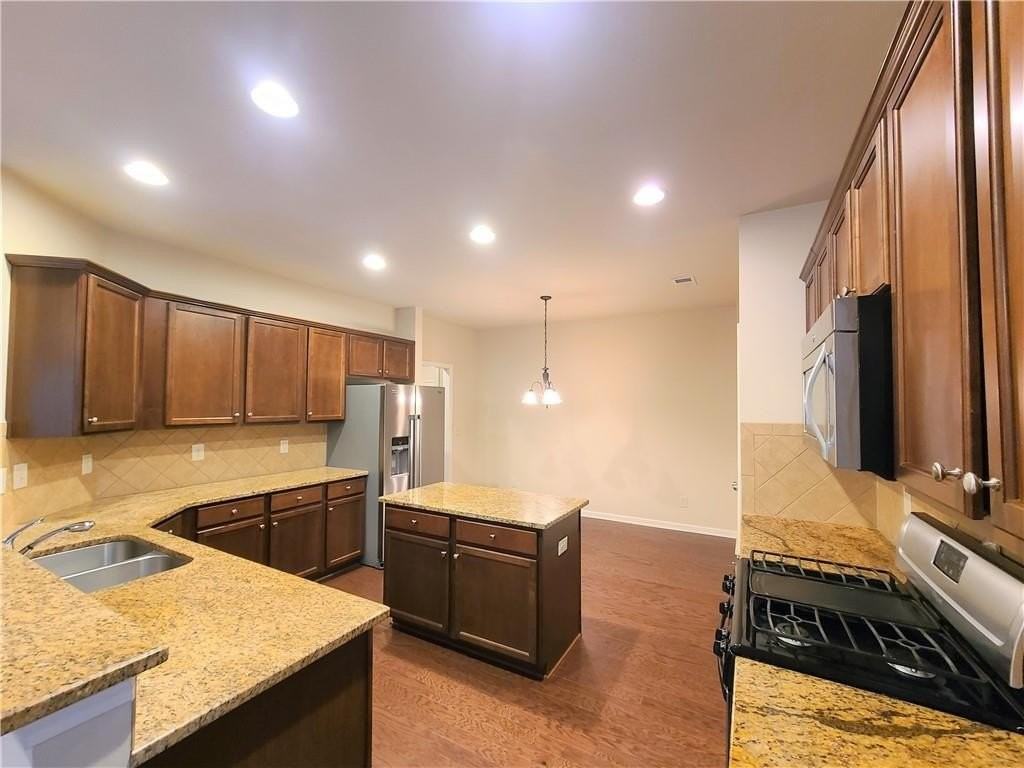 2690 Gold Creek Ln - Photo 7 of 21