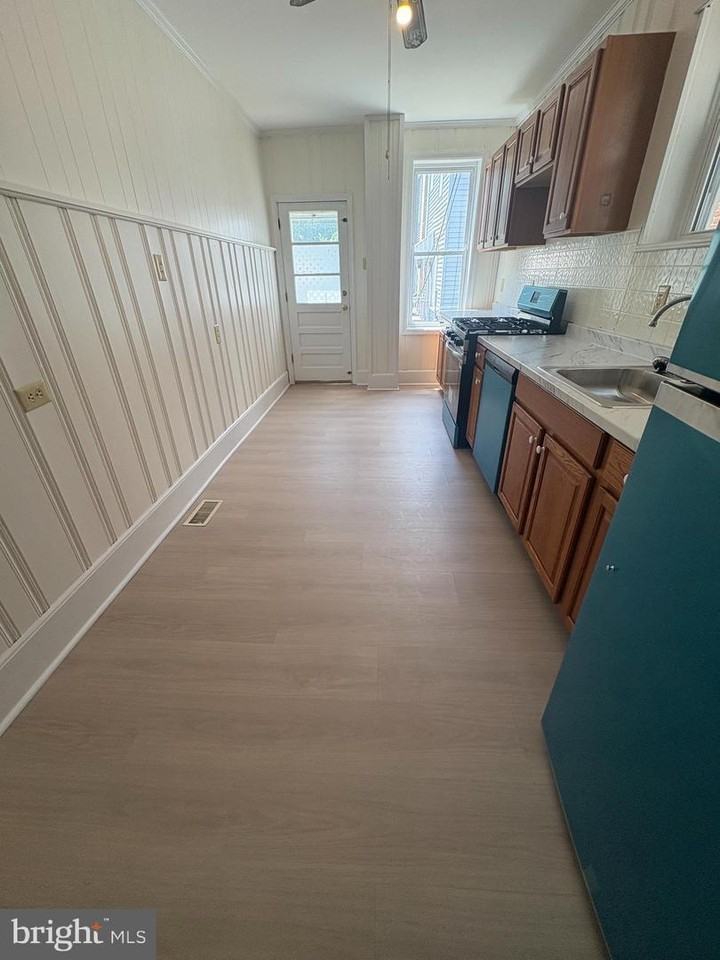 604 Hunter St #1 - Photo 2 of 10