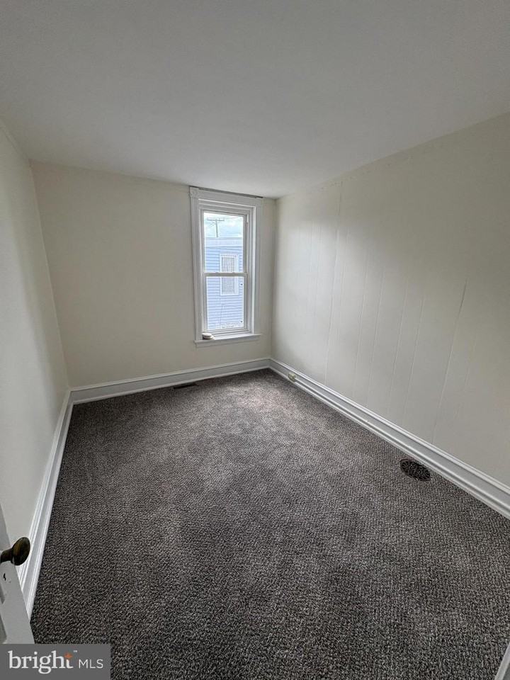 604 Hunter St #1 - Photo 5 of 10