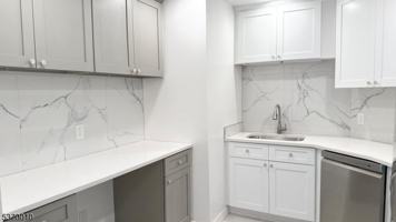 featured image of 76 Jamestown Rd