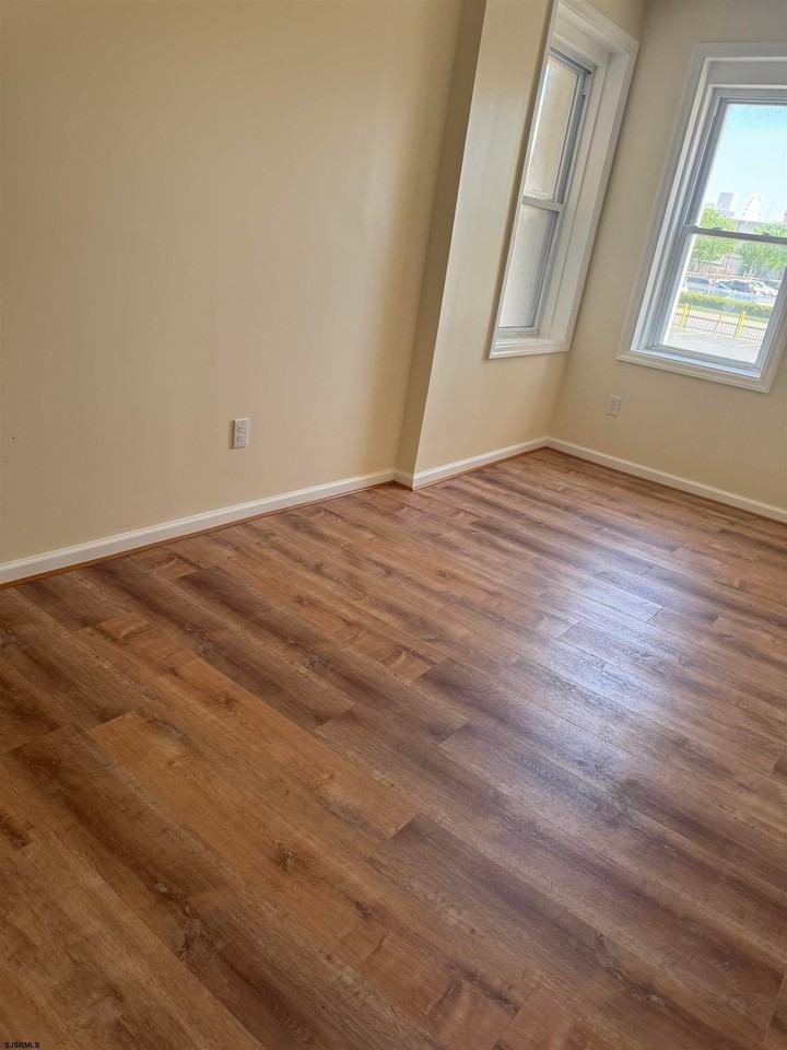 33 S North Carolina Ave #102 - Photo 4 of 12