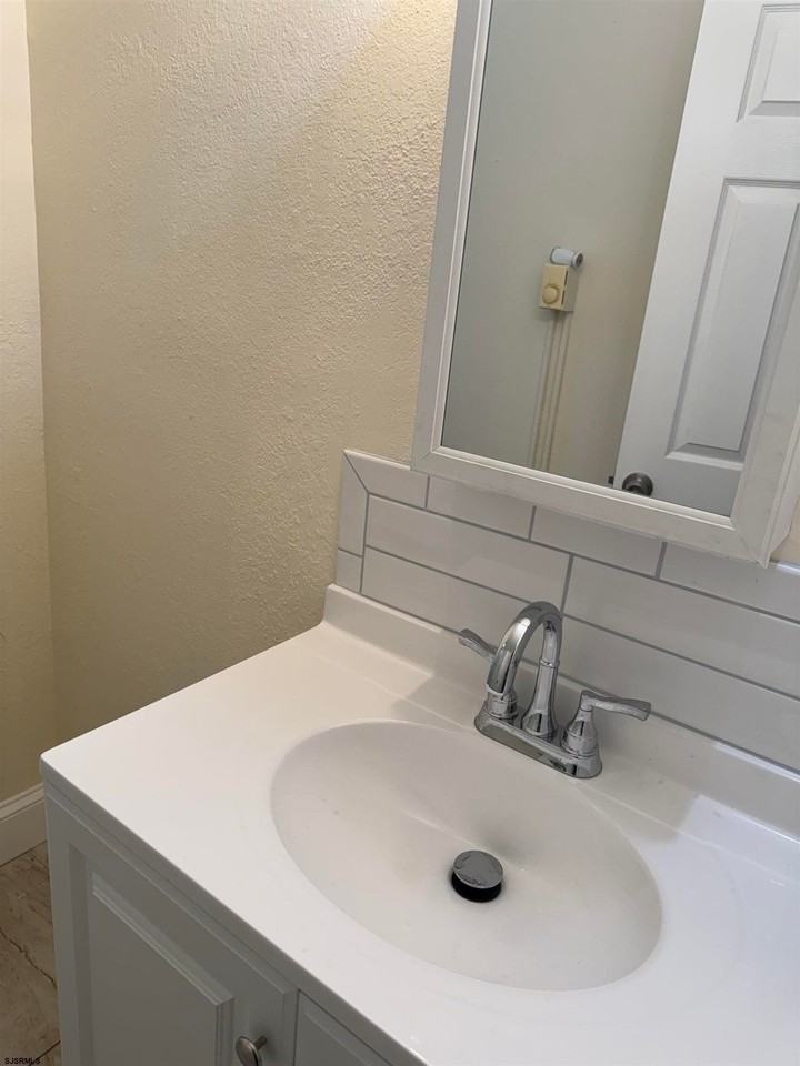 33 S North Carolina Ave #102 - Photo 6 of 12