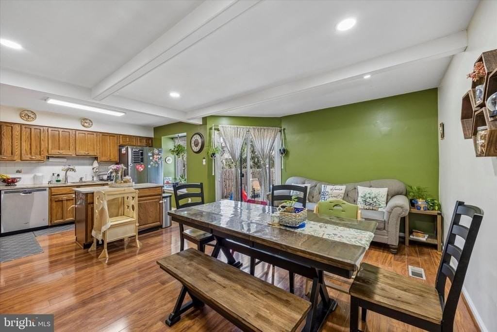 24 Independence Pl - Photo 5 of 15