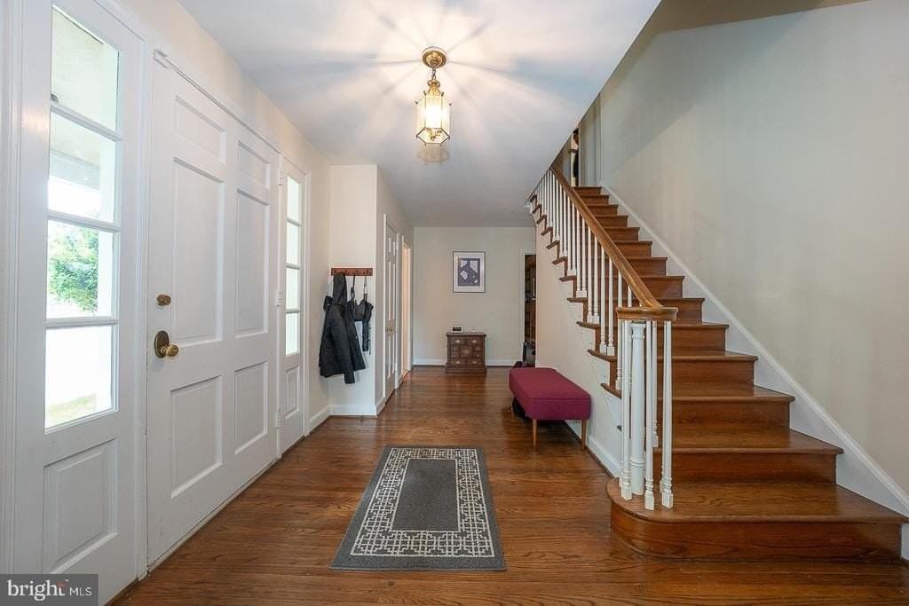 538 Conestoga Rd - Photo 3 of 39