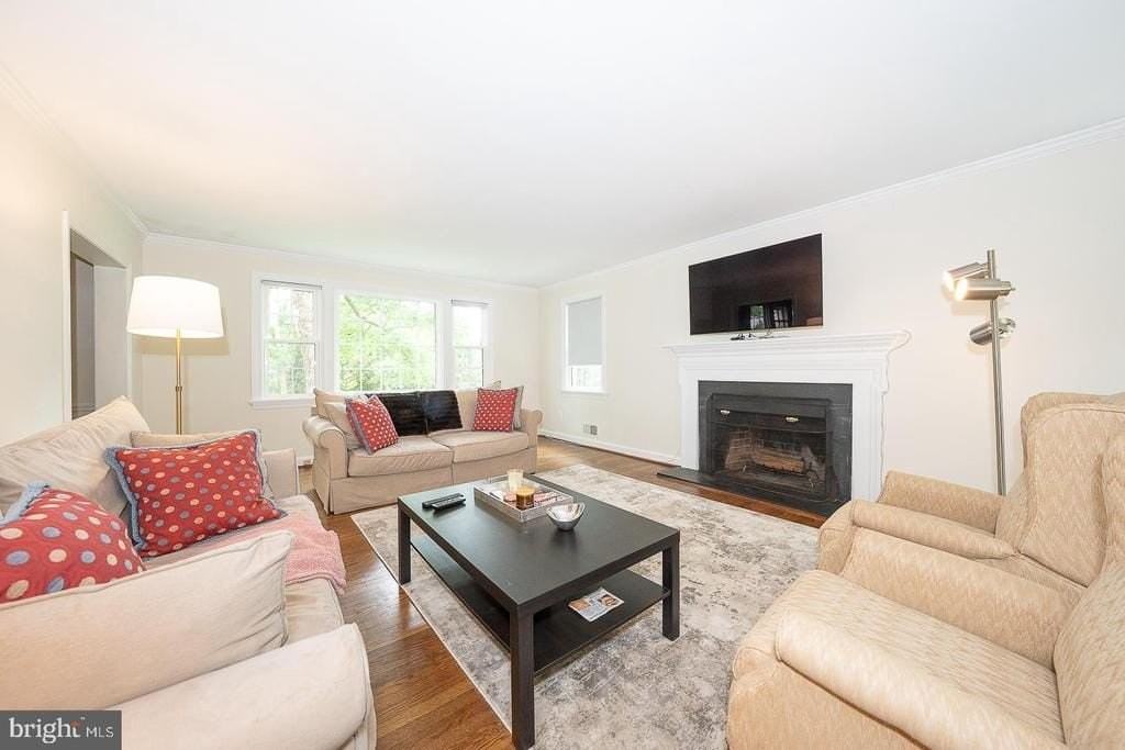 538 Conestoga Rd - Photo 7 of 39