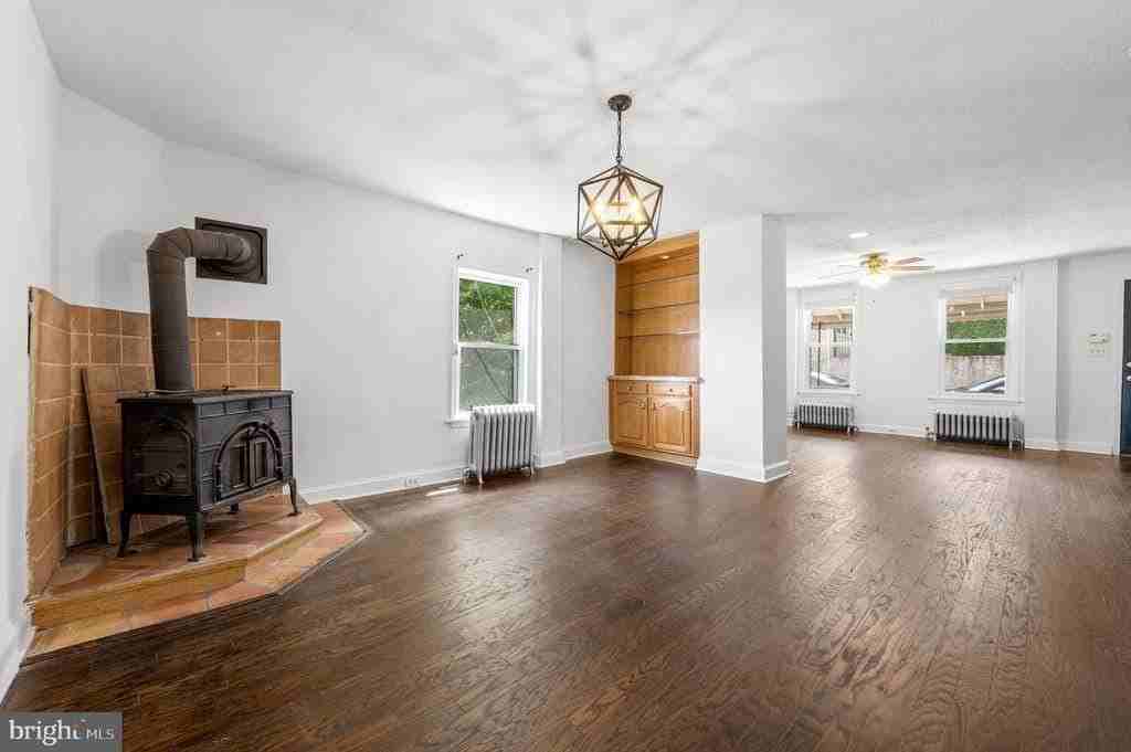 153 Jones St - Photo 5 of 22