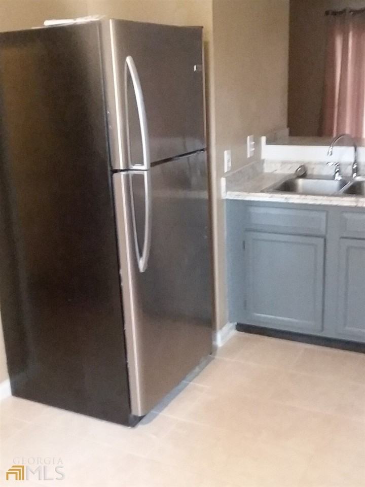 7620 Tara Rd - Photo 3 of 14