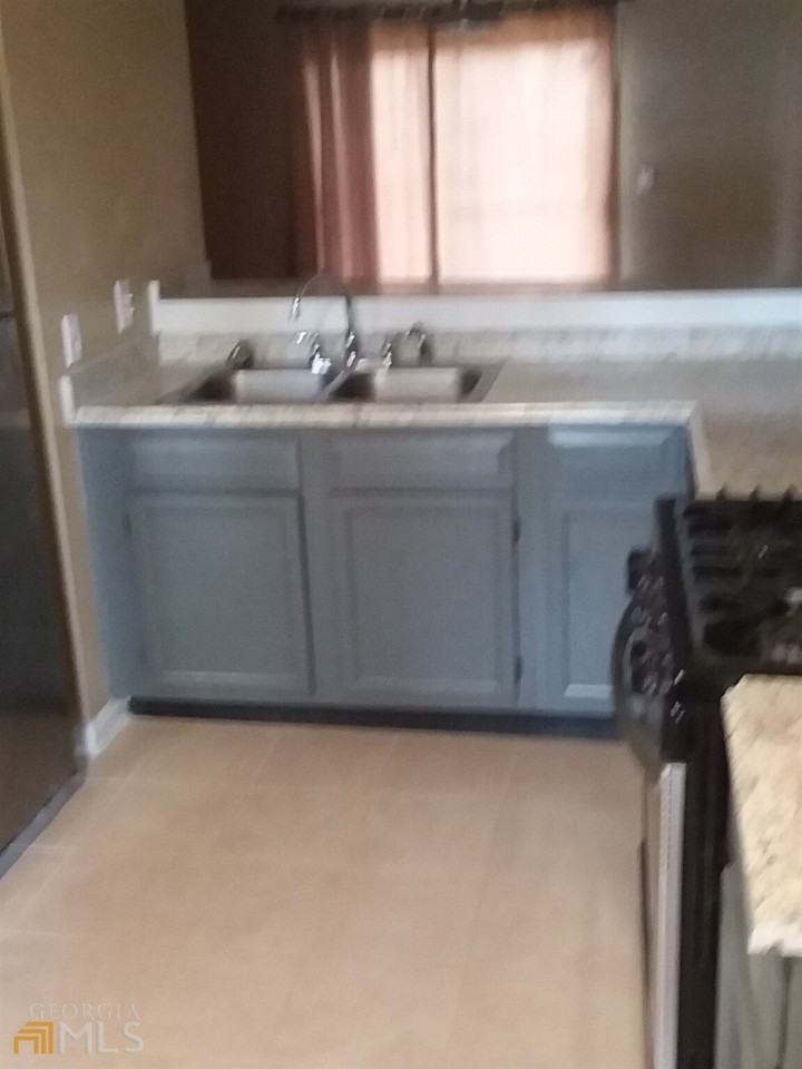 7620 Tara Rd - Photo 4 of 14
