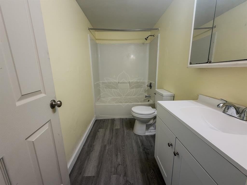 79 Baker St #4 - Photo 4 of 5