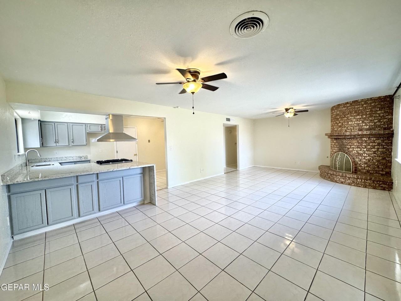 1817 Hugh Royer Pl - Photo 4 of 42