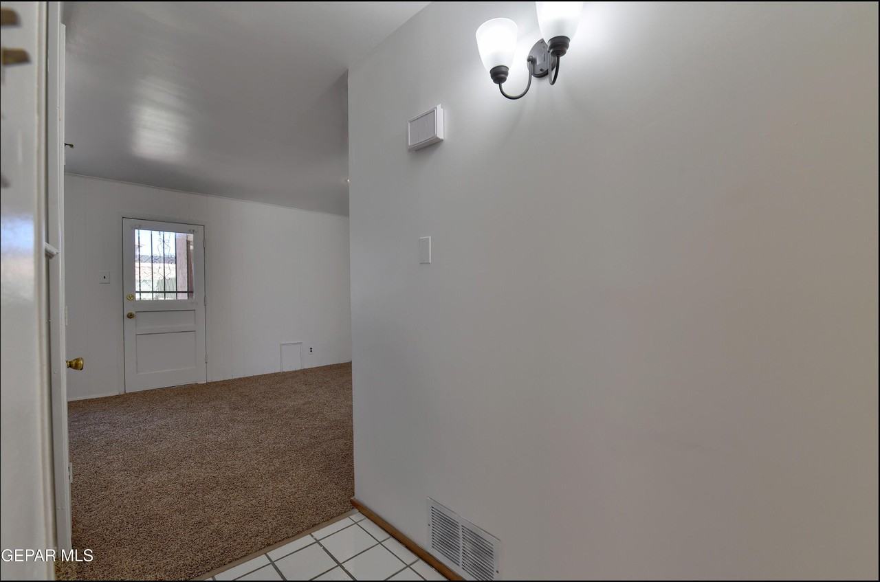 10605 Kinross Ave #B - Photo 4 of 19