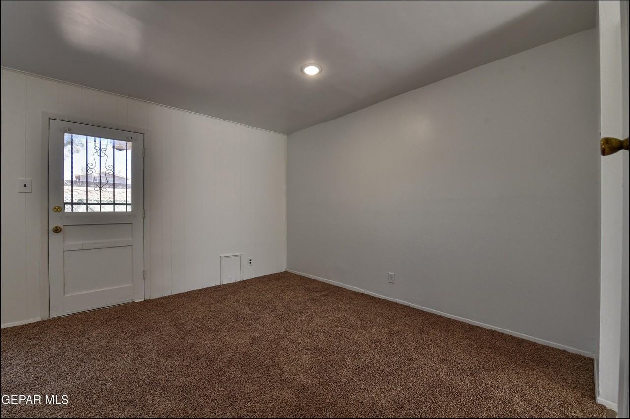 10605 Kinross Ave #B - Photo 5 of 19