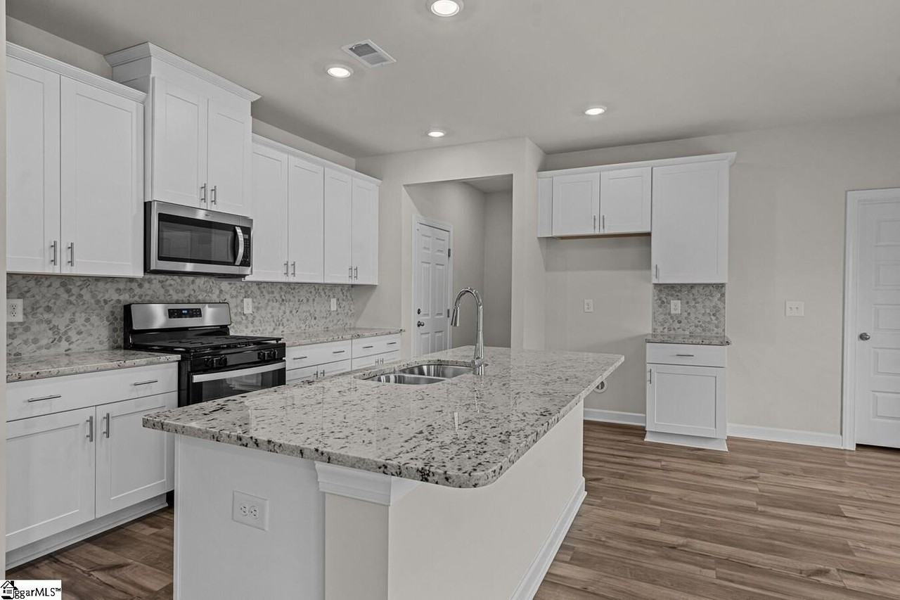 403 Redear Rd - Photo 2 of 17