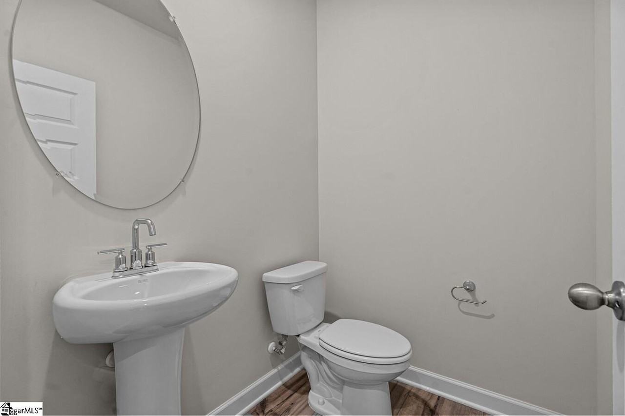 403 Redear Rd - Photo 7 of 17